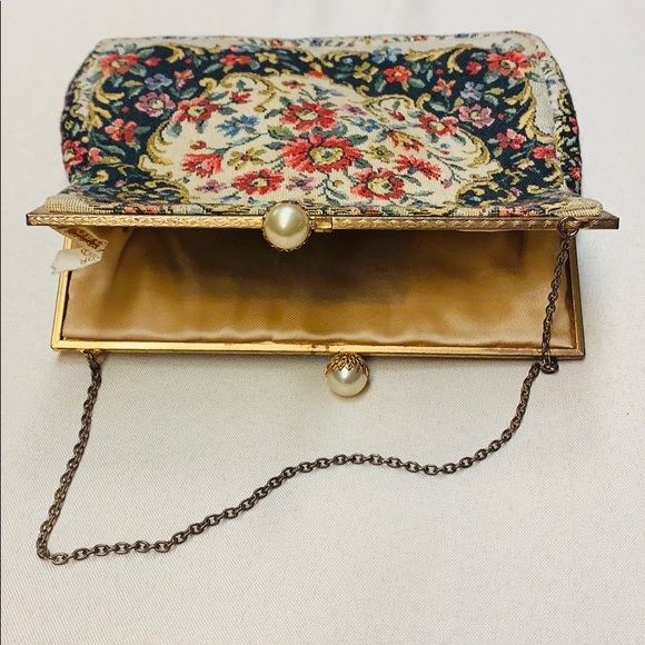 Walborg Handbags - Walborg | Vintage Tapestry Pearl Top Closure Purse